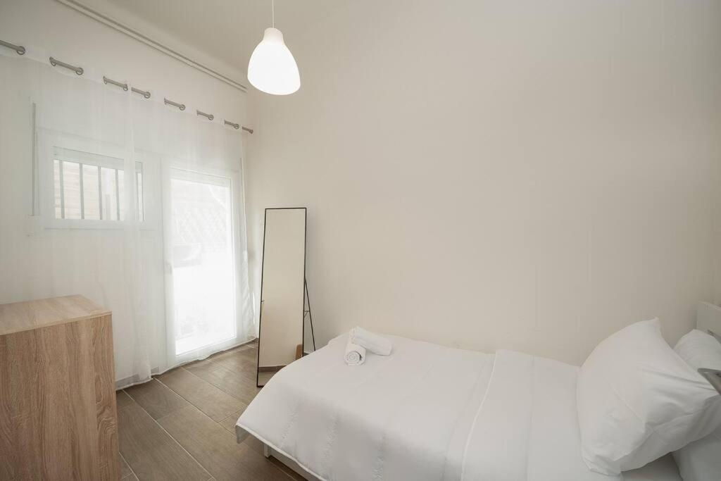 'santa Marina Detached Cozy House In Egaleo