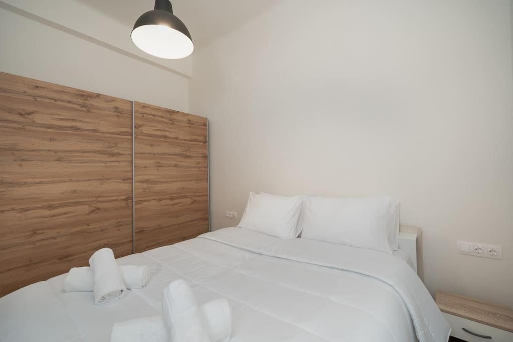 'santa Marina Detached Cozy House In Egaleo *