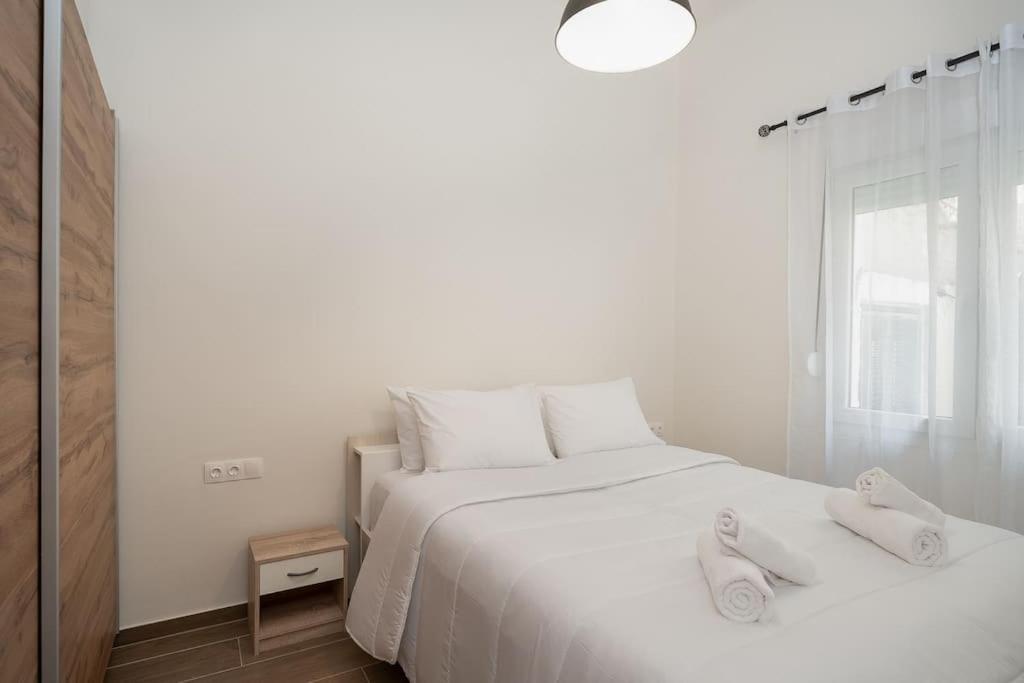 'santa Marina Detached Cozy House In Egaleo